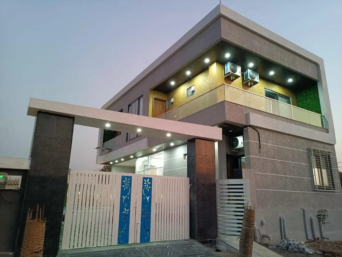 Papaya 5Bhk Villa Udaipur Indien